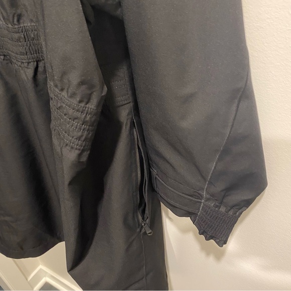 Athleta Rainout Sutro Long Trench Coat in Black - Plus Size 3X - Picture 9 of 9